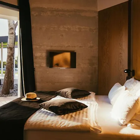 Villa Calvia Crispinilla By Guide *